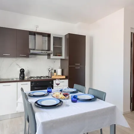 Apartment Unicorn - Near Downtown, Free Parking & Wifi