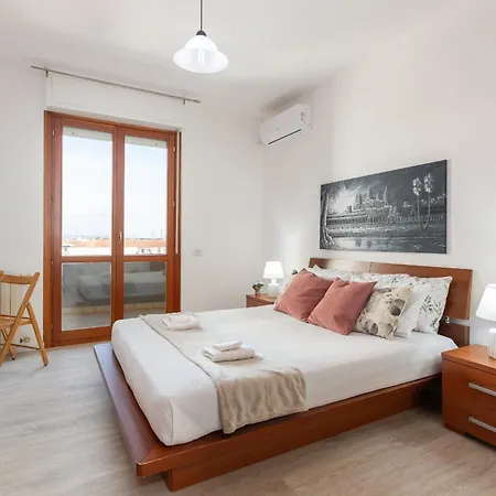 Unicorn - Near Downtown, Free Parking & Wifi Apartment *